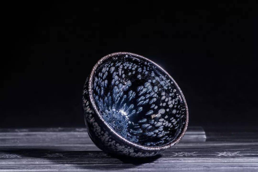 5 characteristics help understand the beauty of black porcelain's "mysterious darkness"