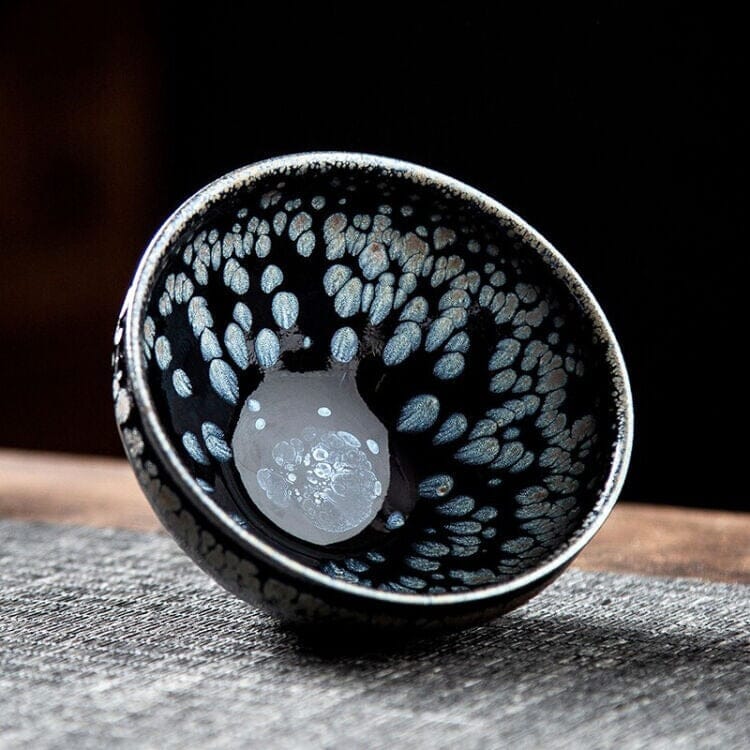 Two points worth noting in caring for Tenmoku teacups