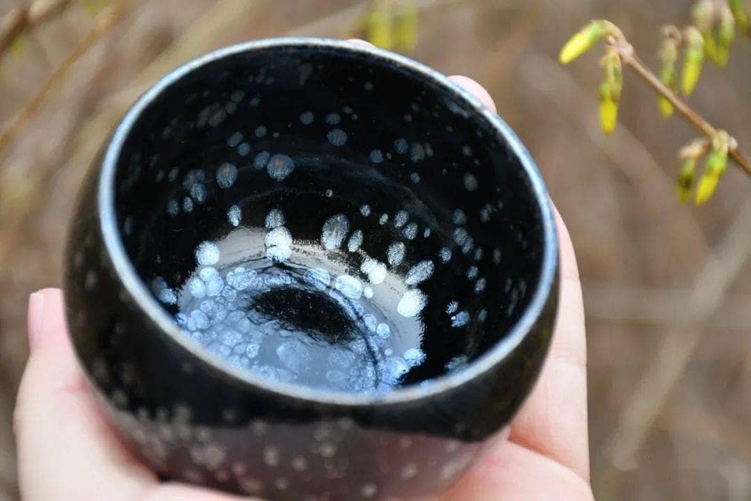 Should we tolerate tea stains in order to cultivate colorful Tenmoku glaze