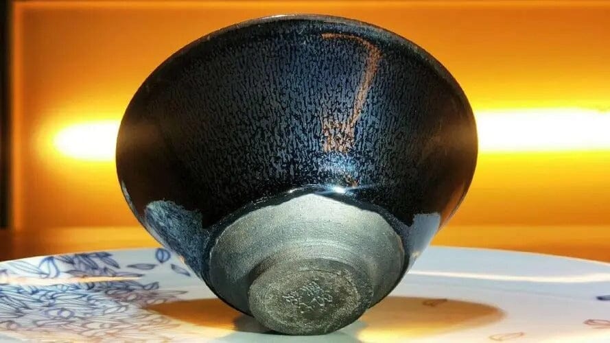 Song dynasty's Tenmoku tea bowls: "tuhao" or "oil drop" pattern favored?