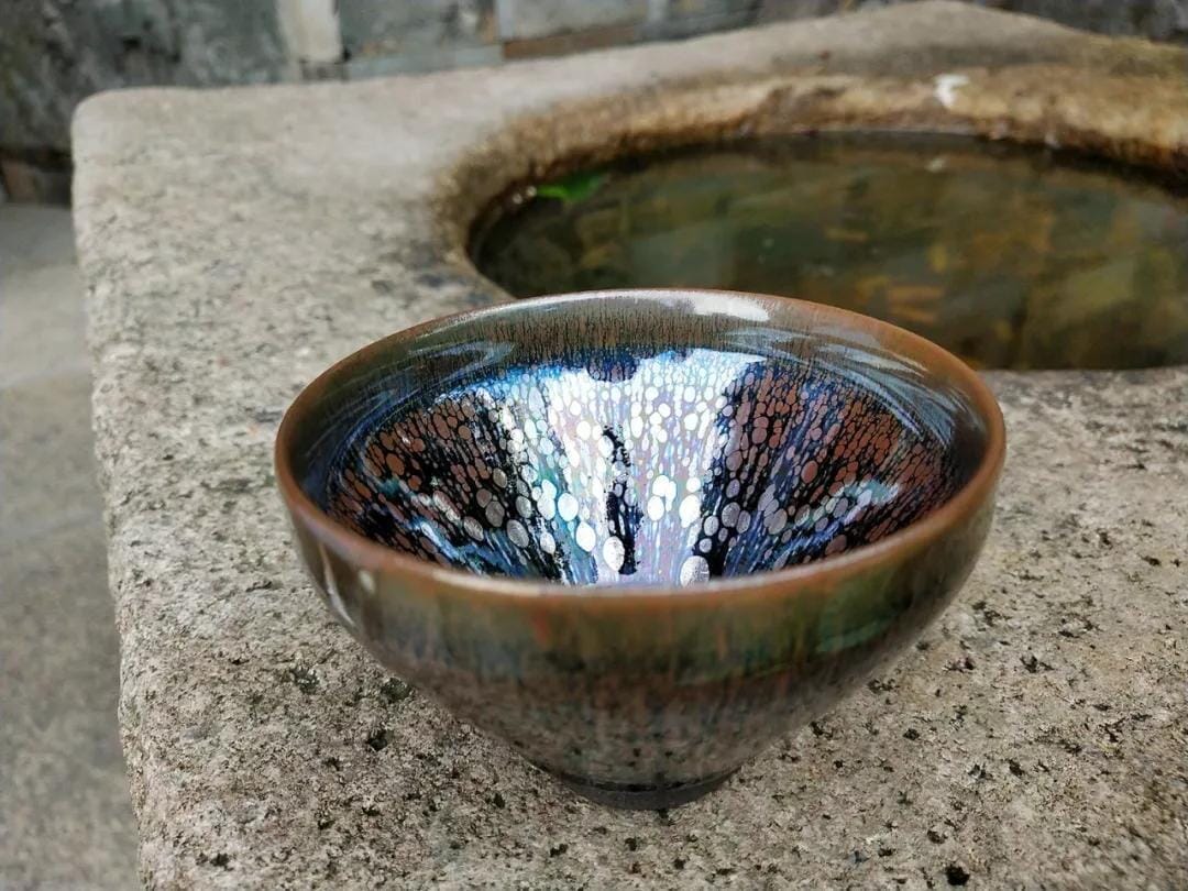 Explaining the secrets of building a Tenmoku glazed surface