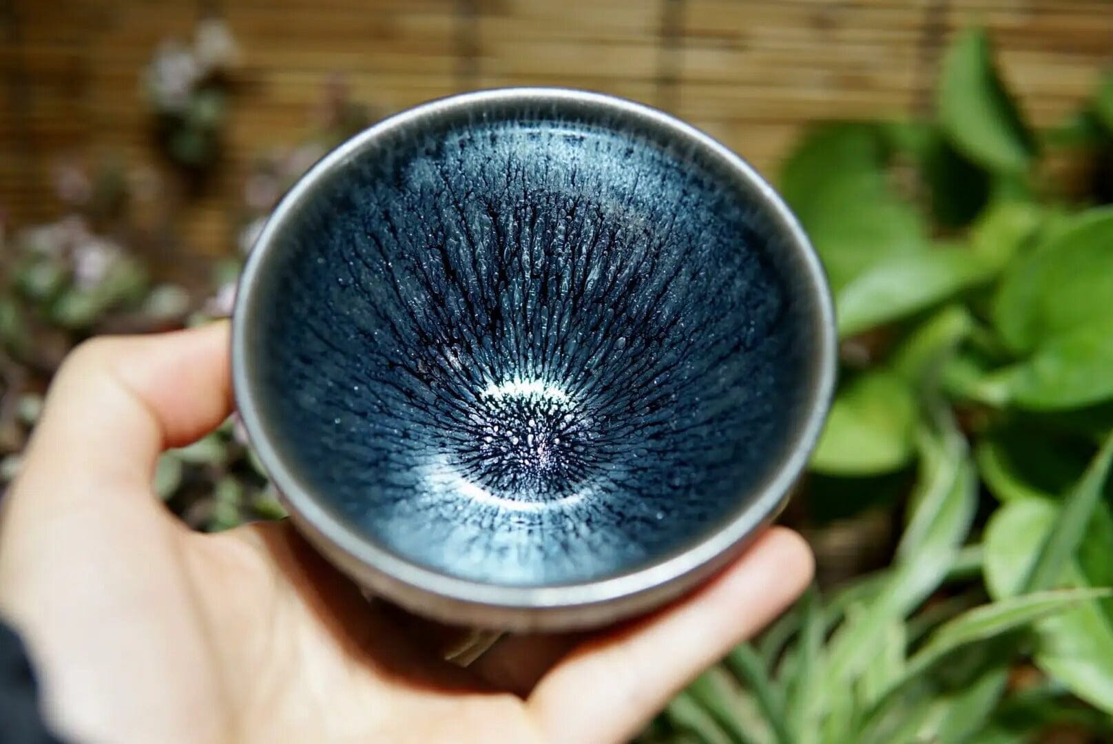 How should Tenmoku teacups that are not currently in use be stored?